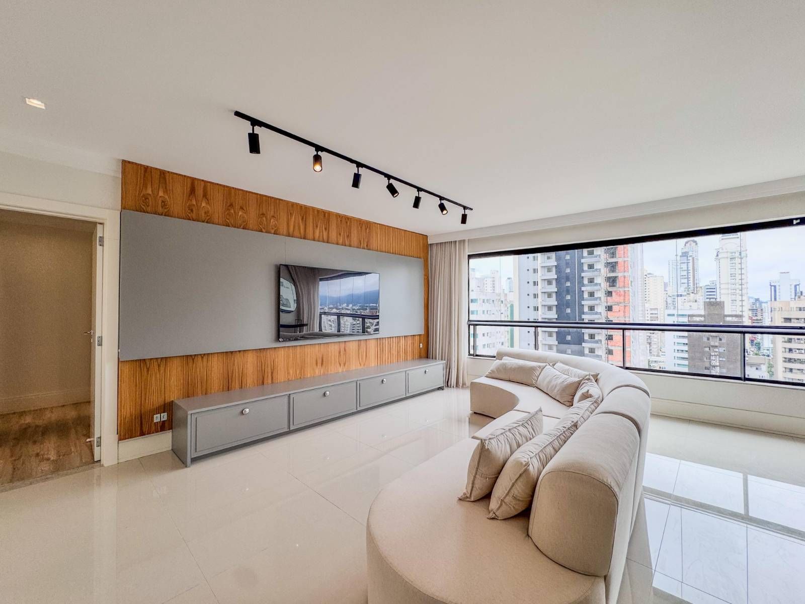 Apartamento 03 suítes, 03 vagas próximo ao Atlântico Shopping - Apartamento em Centro, Balneário Camboriú - à venda - Nobilitá Imobiliária