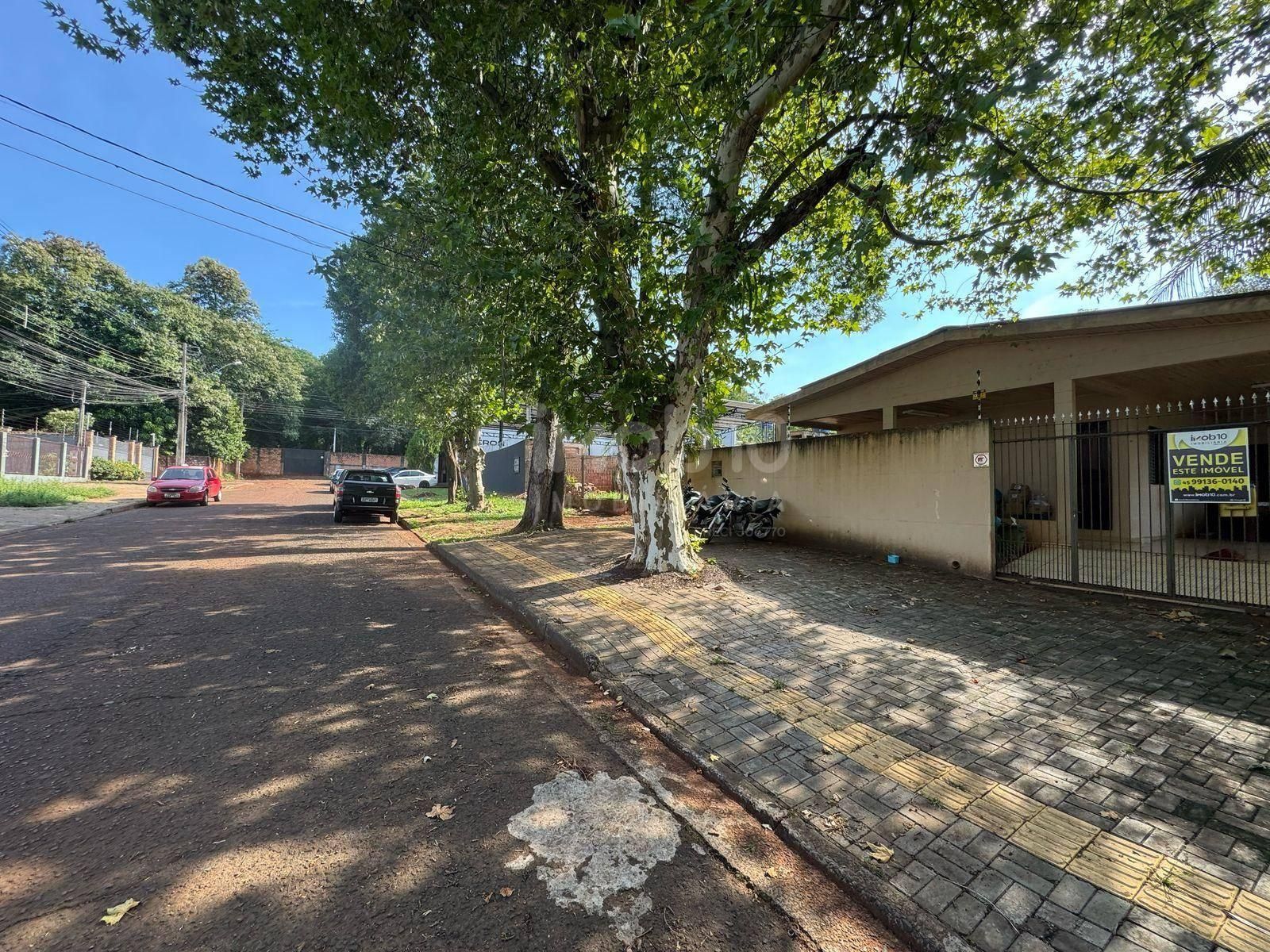 CASA COM 2 QUARTOS A VENDA NO CENTRO, PRÓXIMO A AVENIDA PARANÁ EM FOZ DO IGUAÇU - PR
