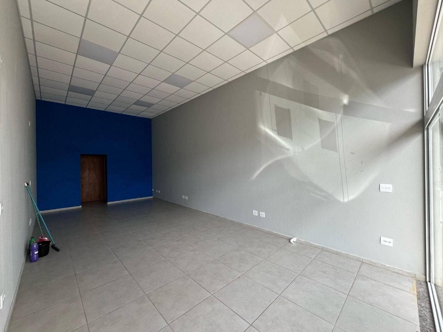 Sala para alugar - Centro - 40 m² - Andradas/MG - Salas Comerciais em Centro, Andradas - Teixeira Consultoria Imobiliaria LTDA