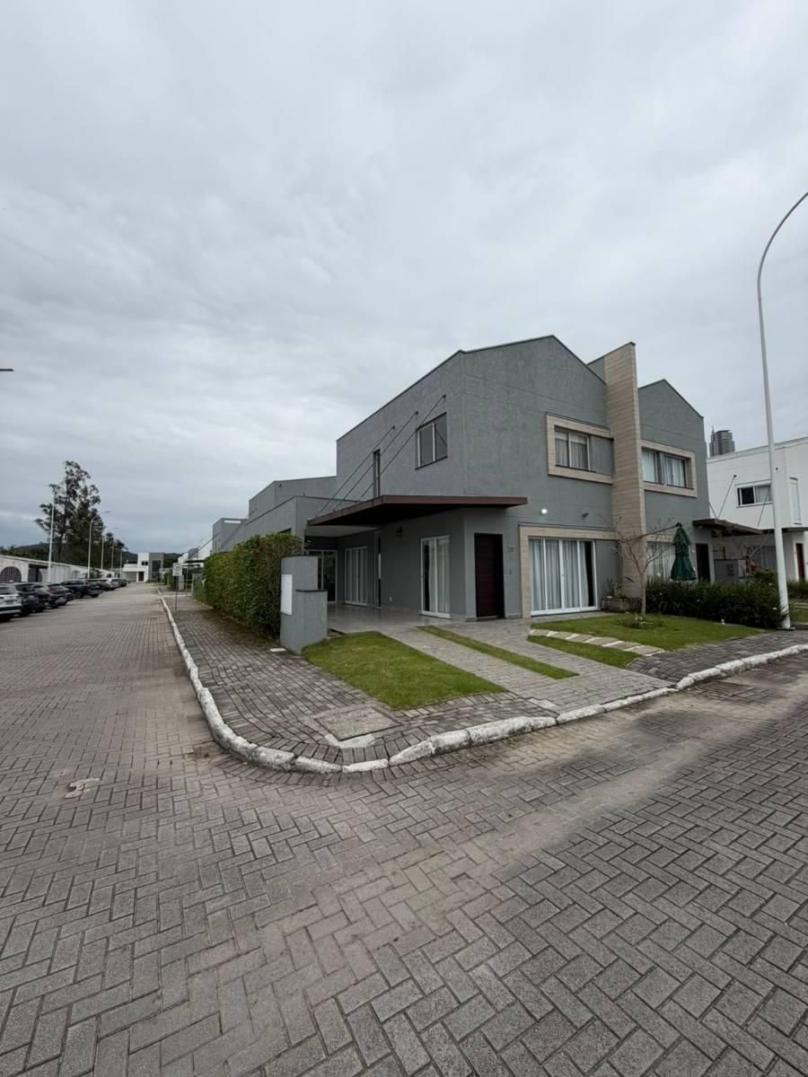 Casa em condomínio horizontal com 152m², 3 dormitórios, 2 vagas - Casa de Condomínio em São Judas Tadeu, Balneário Camboriú - para locação e à venda - Nobilitá Imobiliária