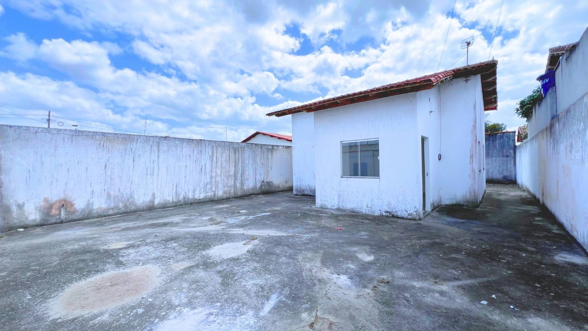Casa em Bairro - 2 Quartos com Suíte, Garagem Ampla e Quintal Espaçoso para Locação no Loteamento Nanuque - Casa Bairro em Nanuque, Teixeira de Freitas - para locação - Administra Imóveis - LTDA