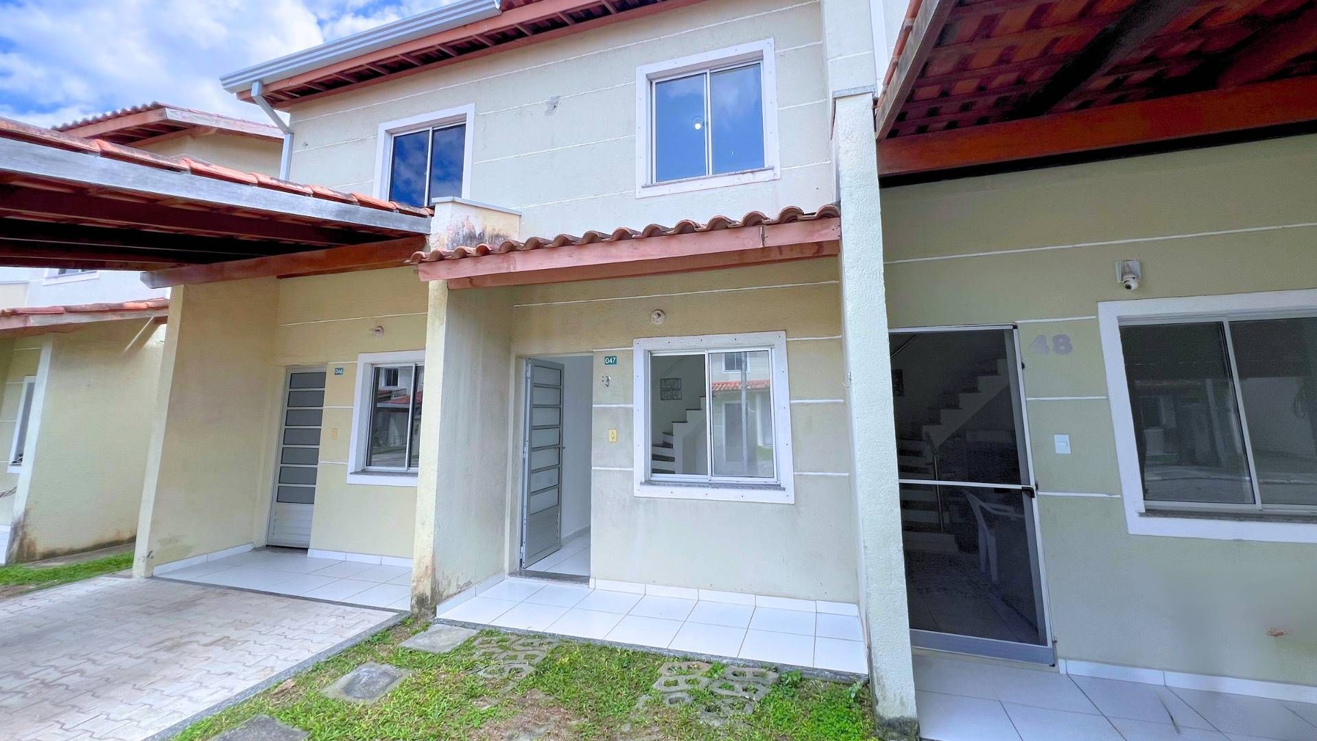 Duplex em Condomínio - de 2 Quartos com Garagem no Residencial Caraípe - Casa de Condomínio em Vila Verde, Teixeira de Freitas - para locação - Administra Imóveis - LTDA