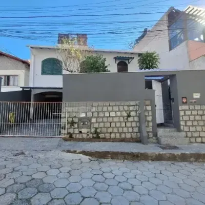 Alugo Casa na Trindade 3 dormitorios - Casa em Trindade, Florianópolis - para locação - Seiter Imobiliária