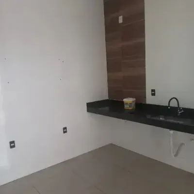 Casa a Venda Jardim Holanda 260mil