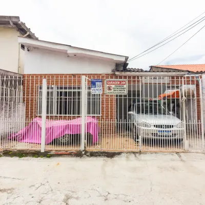 Casa à venda com 180m², 3 quartos e 3 vagas no KM18, Osasco