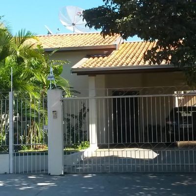 Casa à Venda com Suíte, Edícula com Churrasqueira e Garagem para 2 Carros no Porto Seguro - Avaré - Casa em Loteamento Porto Seguro, Avaré - à venda - CRYSTAL IMÓVEIS