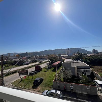 Apartamento com 03 dormitórios com área externa no Res. Atalaia