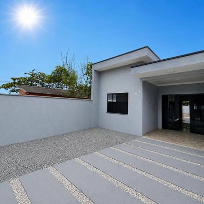CASA A 300 METROS DO MAR, 3 QUARTOS SENDO 1 SUÍTE, PARQUE