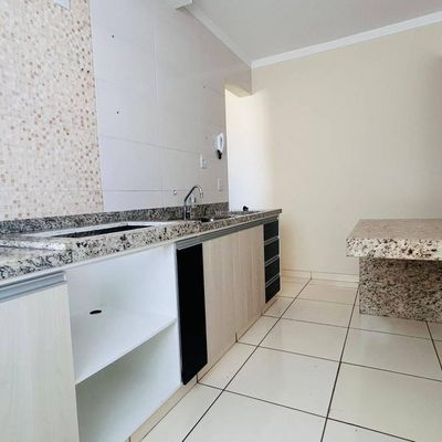 Apartamento Tubalina - 2 Quartos com Armários- Sacada- Cozinha com armários- Banheiro com blindex - 2252Udi - Apartamento em Tubalina, Uberlândia - à venda - UDI.Corretor