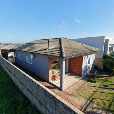 LINDA casa com 3 Suítes e Piscina - Morada do Sol - Ijuí - Casa em Morada do Sol, Ijuí - para locação - IMOBILIÁRIA SOLUÇÃO IMÓVEIS IJUÍ