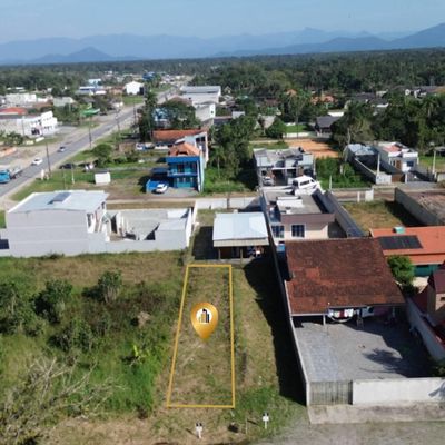 Terreno Com 180m² Á 530 Metros Da Praia!