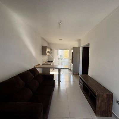 Apartamento semimobiliado no bairro Santa Regina