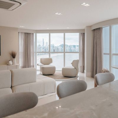 Apartamento à venda Frente Mar MOBILIADO no Edifício Ibiza Towers com 4 suítes em Balneário Camboriú - Apartamento em Centro, Balneário Camboriú - à venda - WOW Imobiliária Ltda