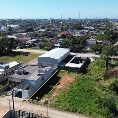 Terreno 180m²m na região central de Itapoa