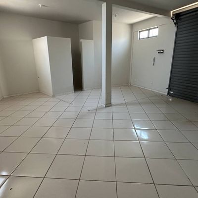Loja / Salão para locação no bairro Petrópolis - Betim - Loja em Petrópolis, Betim - para locação - Via M Empreendimentos Imobiliários Ltda