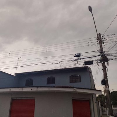 Casa com 3 quartos para Locação, Santana - Pindamonhangaba