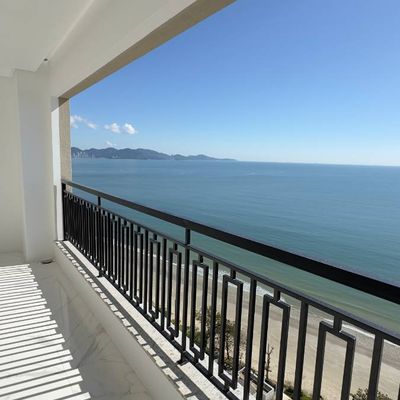 varanda com vista para o mar