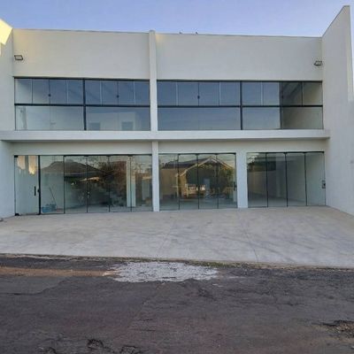 BARRAÇÃO COMERCIAL PARA VENDA E LOCAÇÃO NA REGIÃO CENTRAL - Prédio em Centro, Tupã - para locação e à venda - ONE HOUSE LTDA