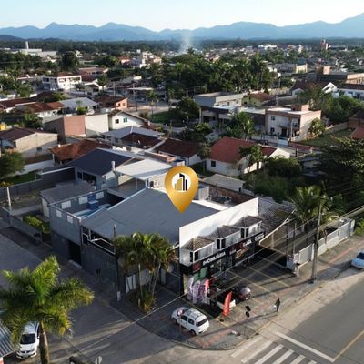 Predio com apto + sala comercial em Itapema do Norte - Casa em Itapema do Norte, Itapoá - à venda - Imobiliaria Patricia Claudino