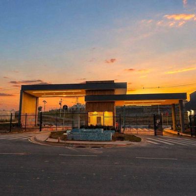 Terreno a venda com 420m² no Condomínio portal dos Lagos Currupira -Jundiaí - Lote/Terreno em Corrupira, Jundiaí - à venda - Unique Brokers