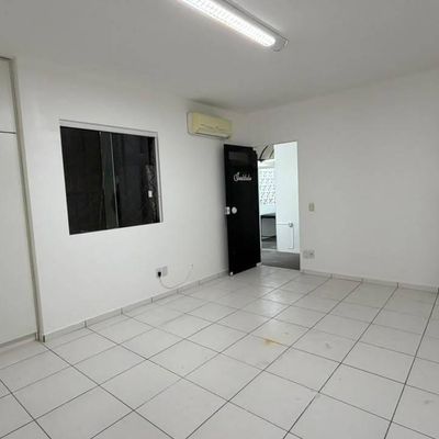 Salas/Ponto Comercial para Locação Anual, 120 m², 1 banheiro, 5 salas, São João, Itajaí-SC