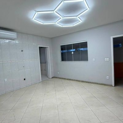 Salas/Ponto Comercial para Locação Anual, 160 m², 2 banheiros, 6 salas, São Jõao, Itajaí-SC