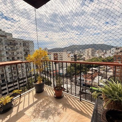 EXCELENTE APARTAMENTO À VENDA NO GRAJAÚ | VARANDA, VISTA LIVRE, SOL DA MANHÃ E VAGA NA ESCRITURA! - Apartamento em Grajaú, Rio de Janeiro - à venda - MIGUEZ IMOBILIÁRIA