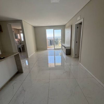 Apartamento semimobiliado Locaçao Edificio Pablo Vilaro - Centro