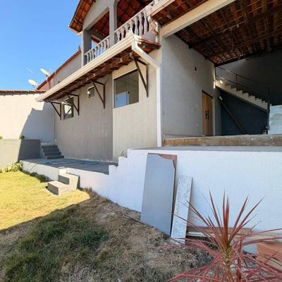 🏡 Casa 2 Quartos com Terraço e 8 Vagas no Jardim das Alterosas 2ª Seção | Betim - Casa em Jardim das Alterosas - 2ª Seção, Betim - à venda - Via M Empreendimentos Imobiliários Ltda