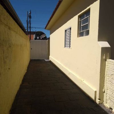 Casa com 2 quartos, Centro - Avaré. Foto 4