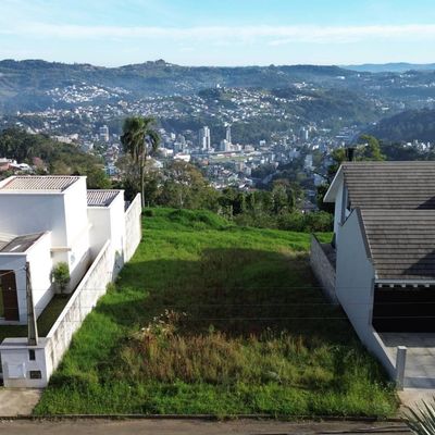 TERRENO NO MORRO DO MERLO
