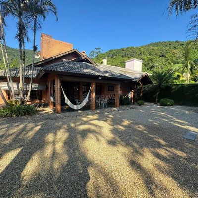 CASA DE ALTO PADRÃO - BAIRRO RESSACADA, ITAJAÍ - Casa em Ressacada, Itajaí - para locação - Brava Norte Imóveis