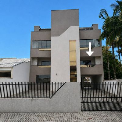 Apartamento  Com 02 Dormitórios 200 mts da Praia !