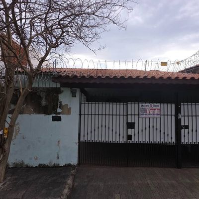 Semicírculo telhado cerâmico colonial