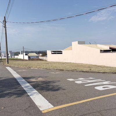 TERRENO COMERCIAL NA AVENIDA DOS JACARANDÁS