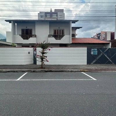CASA COM SUÍTE MASTER + 4 QUARTOS, CENTRO - Casa em Centro, Jaraguá do Sul - à venda - IMOB Imóveis