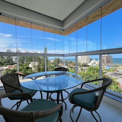Apartamento duas suítes na Praia Brava