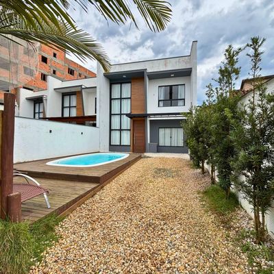 Sobrado a 650m da praia com 3 quartos, Centro - Balneário Piçarras - Sobrado em Centro, Balneário Piçarras - para locação e à venda - MARIAN IMÓVEIS