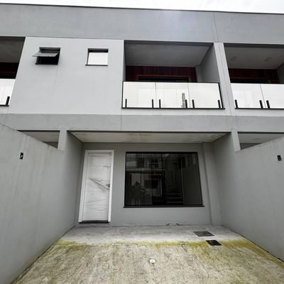 Sobrado de duas suítes no bairro Rio Pequeno - Sobrado em Rio Pequeno, Camboriú - à venda - Roseli Imóveis