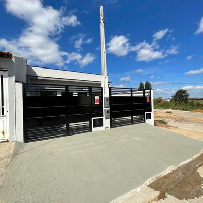 Casa geminada com 2 dormitórios Jardim das Azaléias