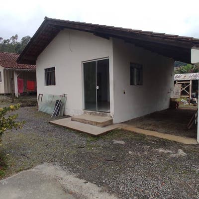 Casa - Casa em Amizade, Jaraguá do Sul - para locação - Imobiliária Piermann