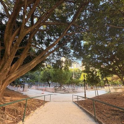 Rua Campos Sales, debruçado na Praça Afonso Pena. São 3 quartos. Obs: apenas 2 lances de escada. - Apartamento em Tijuca, Rio de Janeiro - à venda - MIGUEZ IMOBILIÁRIA