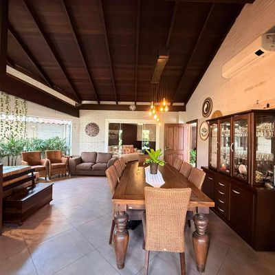 CASA CHARMOSA ESTILO RÚSTICA NO CENTRO DA CIDADE