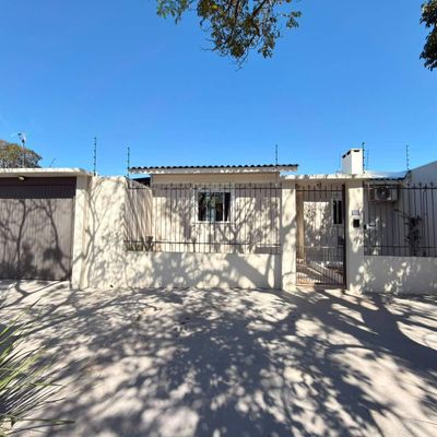 Casa 3 dormitórios com piscina