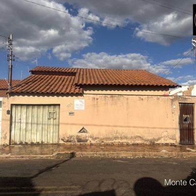 CASA A VENDA NO BAIRRO CATULINA
