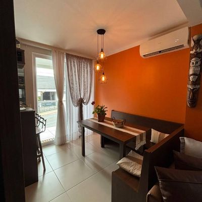 Apartamento com 2 Quartos e Ampla Área Externa no Bairro Amizade