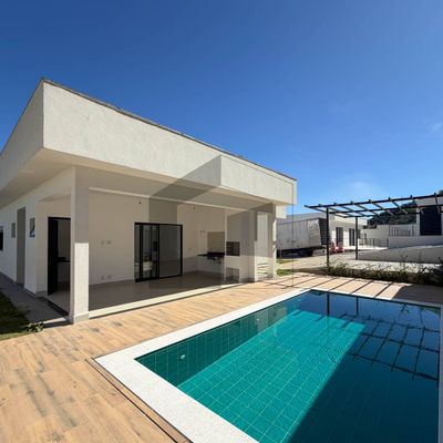 Casa à Venda no Condomínio Carpe Diem Village – Guararema/SP | 3 Suítes | Piscina | Espaço Gourmet | 400m² de Terreno - Casa de Condomínio em Guararema - à venda - Concretual Negocios Imobiliários