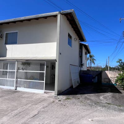 Sobrado de 3 quartos e 2 banheiros em condomínio fechado - Sobrado em Jardim Verdes Mares, Itapoá - à venda - Itapoá Imóveis Ltda