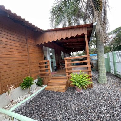 CASA ACONCHEGANTE COM PISCINA - Casa em Mariscal, Bombinhas - para temporada - Fernando Carvalho - Corretor de Imóveis