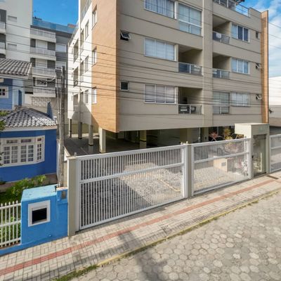 APARTAMENTO PRÓXIMO AO MAR, A VENDA EM BOMBINHAS/SC - Apartamento em Bombas, Bombinhas - à venda - Fernando Carvalho - Corretor de Imóveis